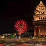 カンボジアの独立記念日  花火で祝われる