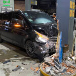 プノンペン　スピード違反の車がガソリンスタンドに衝突、5人が負傷