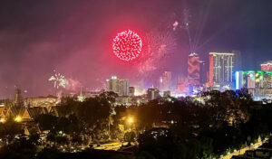 プノンペン 「カンボジアを祝う」大晦日イベントを開催