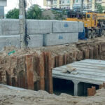 プノンペン都心部の排水システム工事が進行中