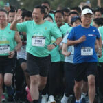 首相が先頭に、第29回アンコールワット国際ハーフマラソンに数千人が参加