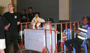 プノンペン 繁華街で警察の取り締まりが始まる