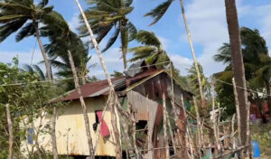 プレア・シハヌーク州  強風で1,300軒以上の住宅が被害を受ける