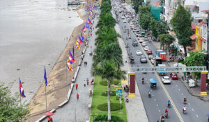 プノンペン　リバーサイドを週末に歩行者天国へ