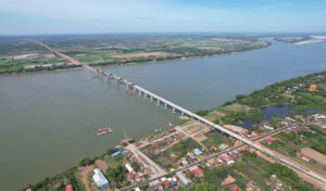 クラティエ州の中国支援のメコン架橋の建設は77%完了