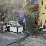 架空電線を地中に埋めて街を美化、ようやく撤去が始まる