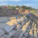 水資源気象省（MOWRAM）省庁に呼び掛け、浸食防止のため河岸修復を実施