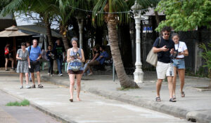 トゥール・スレン虐殺博物館が来館者に服装規定を設定