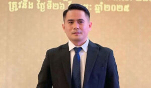 映画監督、カンボジア系アメリカ人未亡人から8万ドルを詐取した疑い