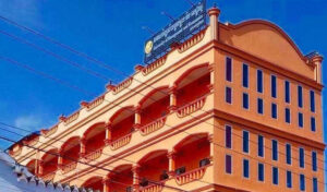 教育省、カンポット経営経済大学の分校の認可を停止