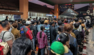 多数のカンボジア人出稼ぎ労働者が正月のために帰国