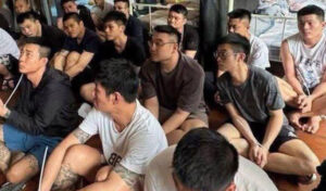 マンション捜索 違法オンライン賭博で外国人100人が逮捕