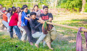 文科省 クメール正月の伝統的なゲームとダンスを推奨