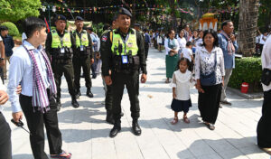 正月 サンクランタ期間中に2,000人の警備員を配置