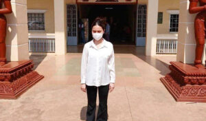 恐喝と名誉毀損で有罪判決を受けた女性