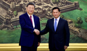 中国主席がカンボジア訪問、改めて「保護主義対抗」呼びかけ