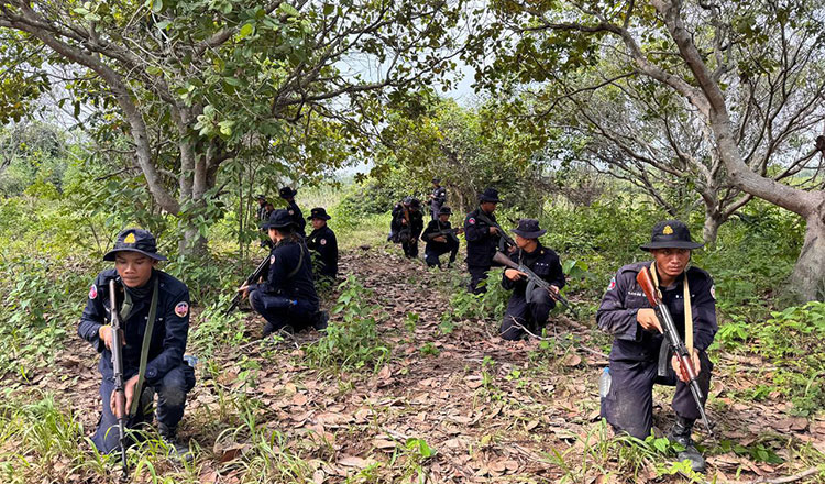 シェムリアップ軍警察がゲリラ戦訓練を実施