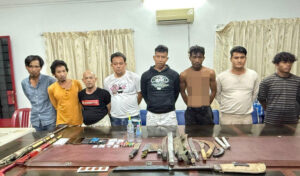 プノンペン　地元の武装麻薬グループの８人を摘発