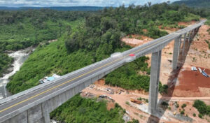 カンボジアで最も高い橋が100%完成、15日に一般開放