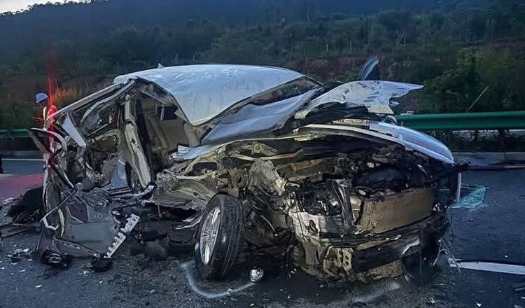 高速道路での衝突事故 中国人が死亡