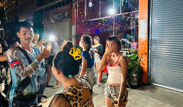 プノンペンのKTVでの乱闘で男性が重傷