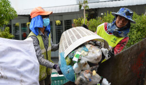 プノンペン都庁　すべてのセクターに廃棄物管理の改善を促す