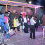 売春組織の摘発、121人が拘束され、うち14人が未成年者