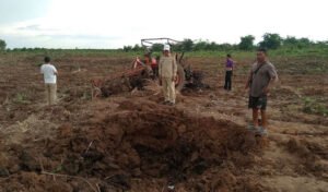 パイリン州の農民が耕作中に地雷で死亡