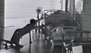 病院の携帯電話窃盗犯を逮捕