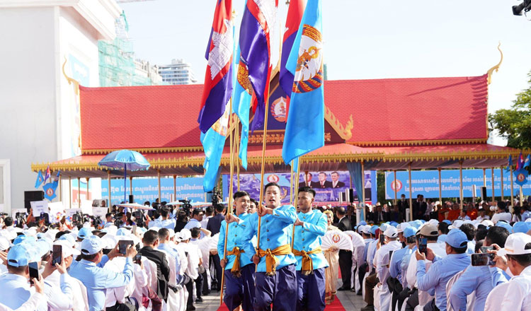 フン・セン党首、党大会で国家発展を導くための8つの提言