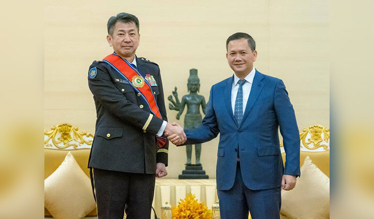 カンボジア首相、日本の陸上自衛隊幕僚長と会見