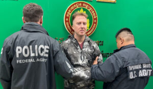 児童性的虐待の罪で起訴、逮捕を逃れるため米国から逃亡男を逮捕