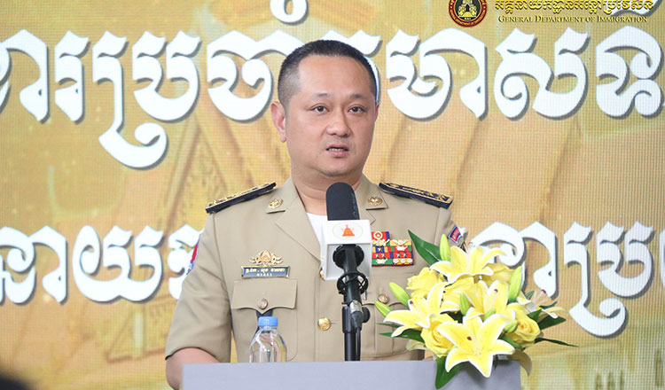 今年上半期　外国人1,200人の入国拒否、6,000人が国外追放