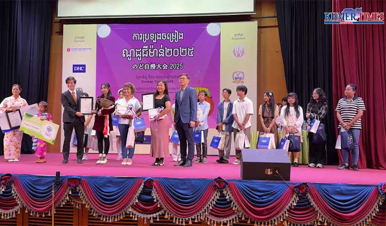 プノンペン　2025年のど自慢日本歌謡コンテストを開催