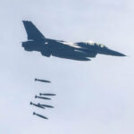 国境紛争の激化の中、タイの戦闘機がカンボジア軍の拠点を爆撃