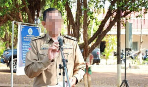 元職員が州知事を加重性加害で告発　捜査中