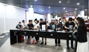 カンボジア訪問者向け入国スタンプとQRコード票に代わる「v-Pass」式を導入