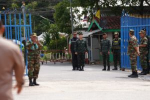 軍司令官らが停戦維持のため短時間の会合を開催