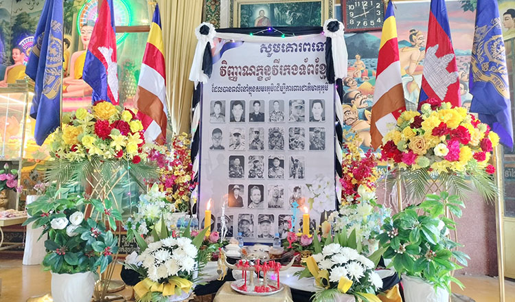 僧侶らが戦死者を追悼する功徳式典を開催　祭壇の戦死者は25人余