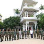 暫定監視団がバンテアイ・ミアンチェイのAOT事務所の現場を視察