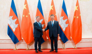 フン・マネ首相と習近平主席、両国の協力強化を誓う。中国は国境停戦を支持