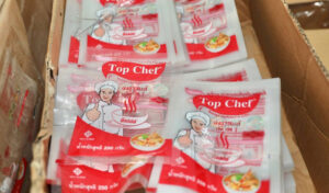 プノンペン 「トップシェフ」偽造工場を捜索、経営者を逮捕