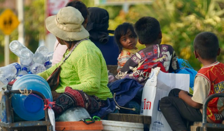 ウドン・ミエンチェイ州の住民が非難から帰宅を開始する