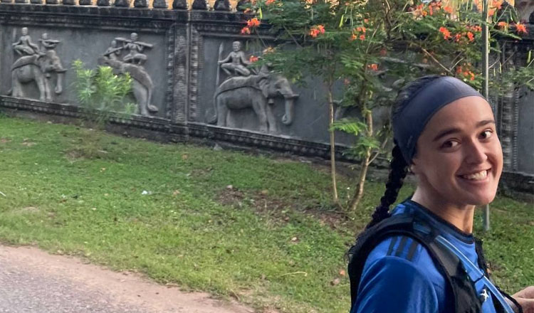 アンコール寺院遺跡群でマラソン後行方不明のフランス人女性を捜索開始