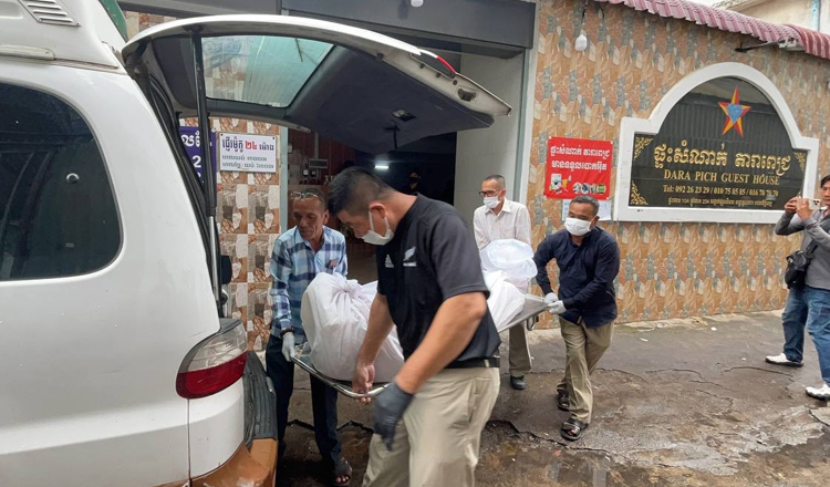 プノンペンのゲストハウスで警察官が首を吊る