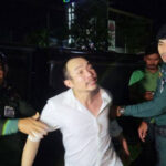 タイ人男性がプノンペンの街灯に猛スピードで衝突し、拘束