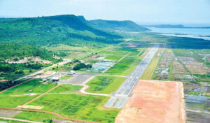 シハヌークビル空港 滑走路付近の住民の立ち退き、15日間の期限