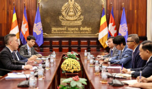 文科省、学校カリキュラムへのAI導入検討、8月末のバカロレアⅡ試験の問題漏洩、その後何らの措置発表なし