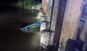 シェムリアップの水門に小船が衝突・転覆で親子3人が死亡