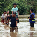 赤十字社、東部諸州の洪水被害を受けた1,850世帯に援助物資を届ける